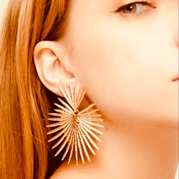 Zara “Radiance” Heart Crown Sunburst Beam Ray Regal Royal Statement Gold Earring - Picture 13 of 14
